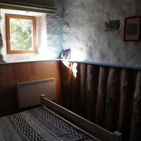 La Terre Du Coin Bed & Breakfast *